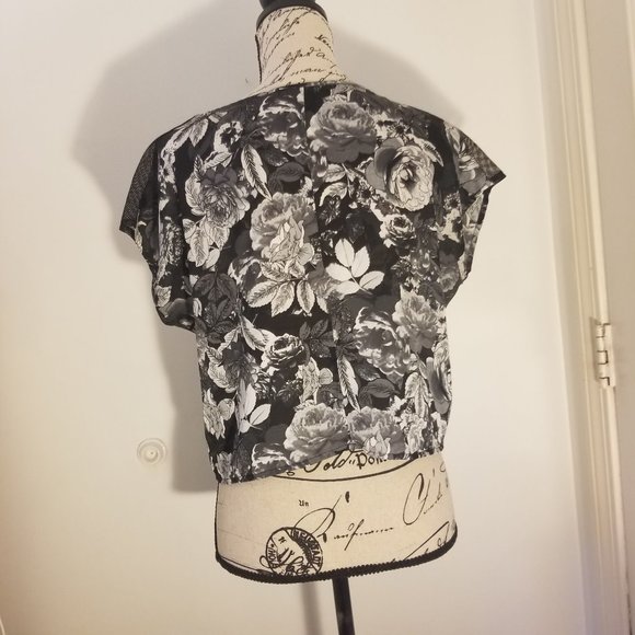 BONGO Floral, Loose Fit Crop Top w/ Mesh Shoulders - Picture 7 of 7